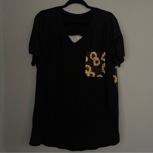 New Black Sunflower Front Pocket T-Shirt Size 2XL